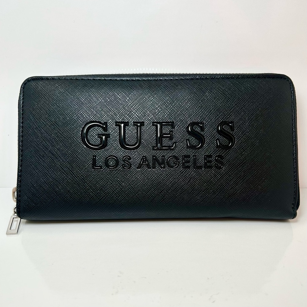 NWOT GUESS Women’s Black Casual Embossed Logo Wallet, Black
